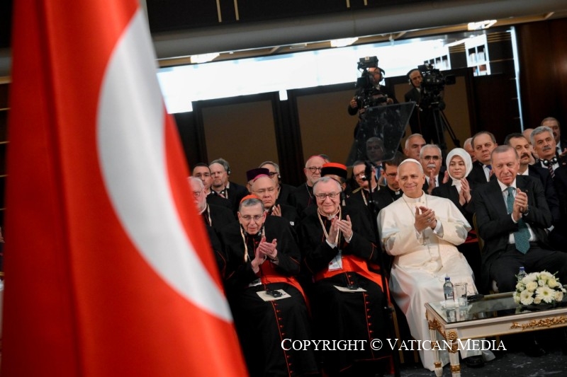 A Handshake Across the Bosphorus: Pope Leo XIV’s Message of Unity