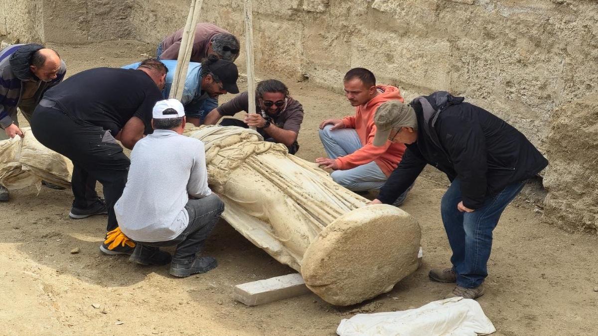 2-Meter Athena Statue Discovered at Laodikeia Ancient City