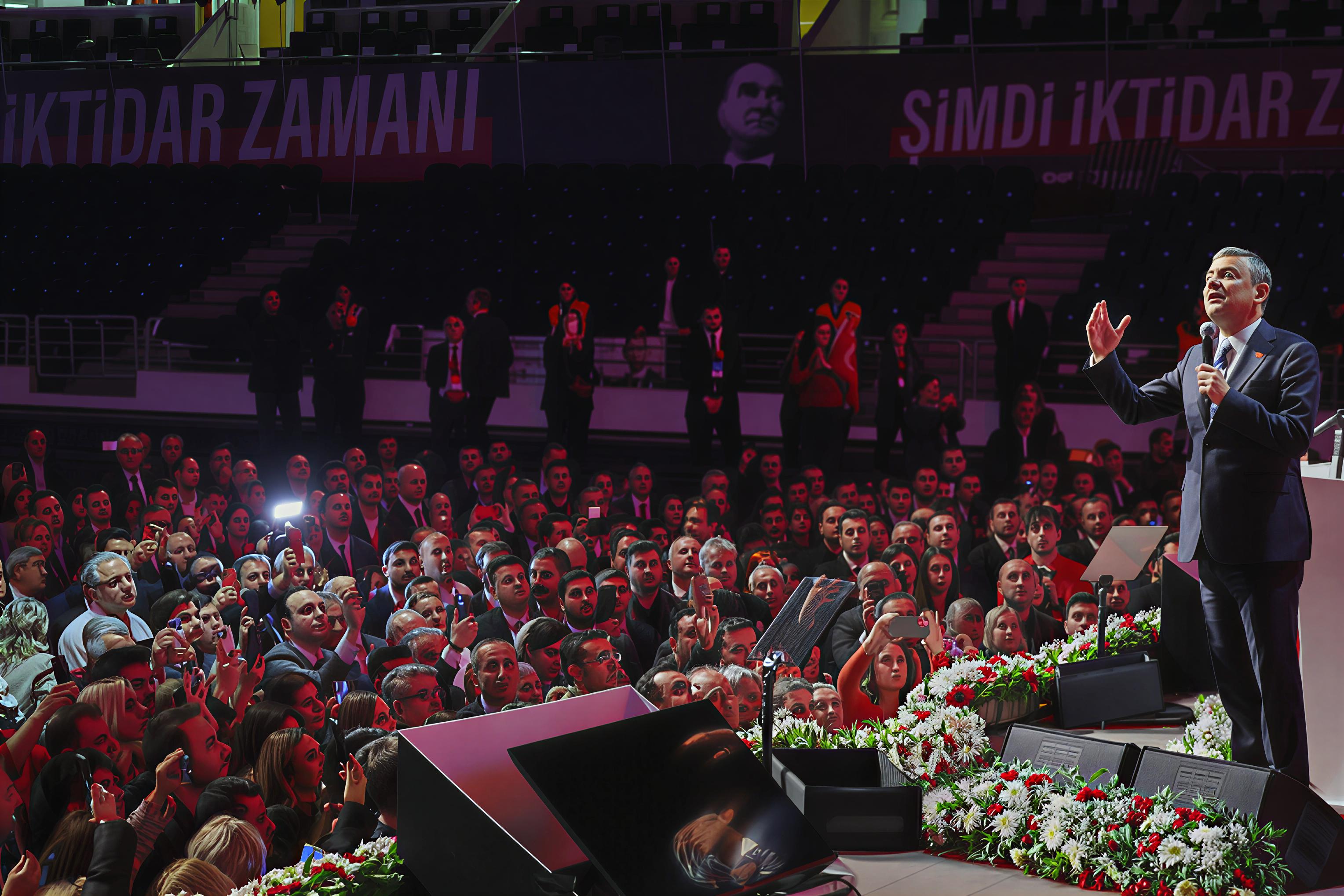 CHP Congress Delivers Unanimous Authority to Özel, Vowing to Convert Historic Local Gains into National Power