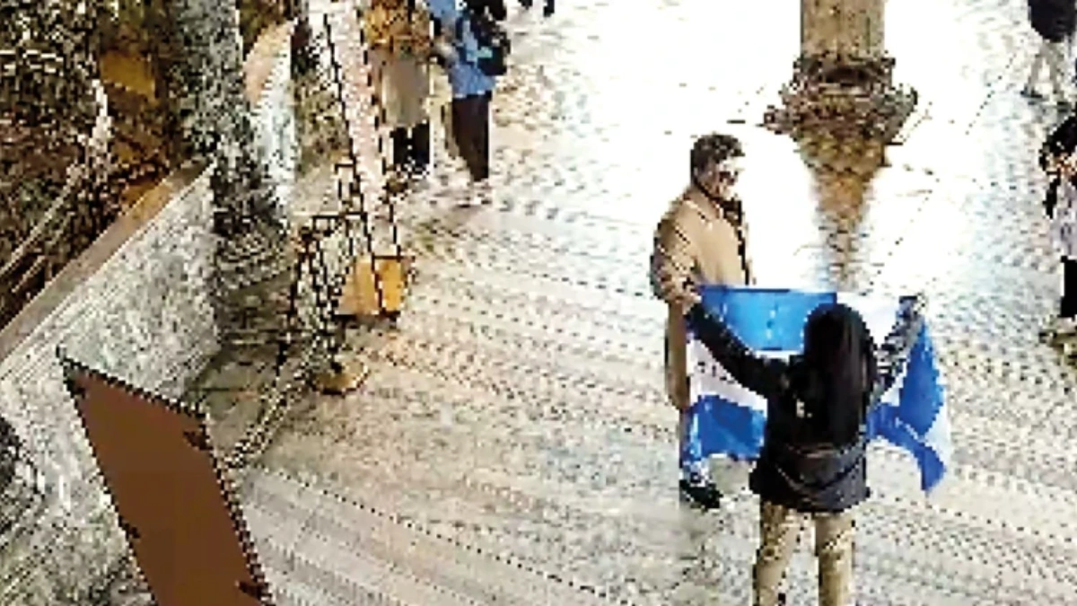 Greece Seeks Release of Two Nationals Detained in Türkiye After Hagia Sophia Flag Incident