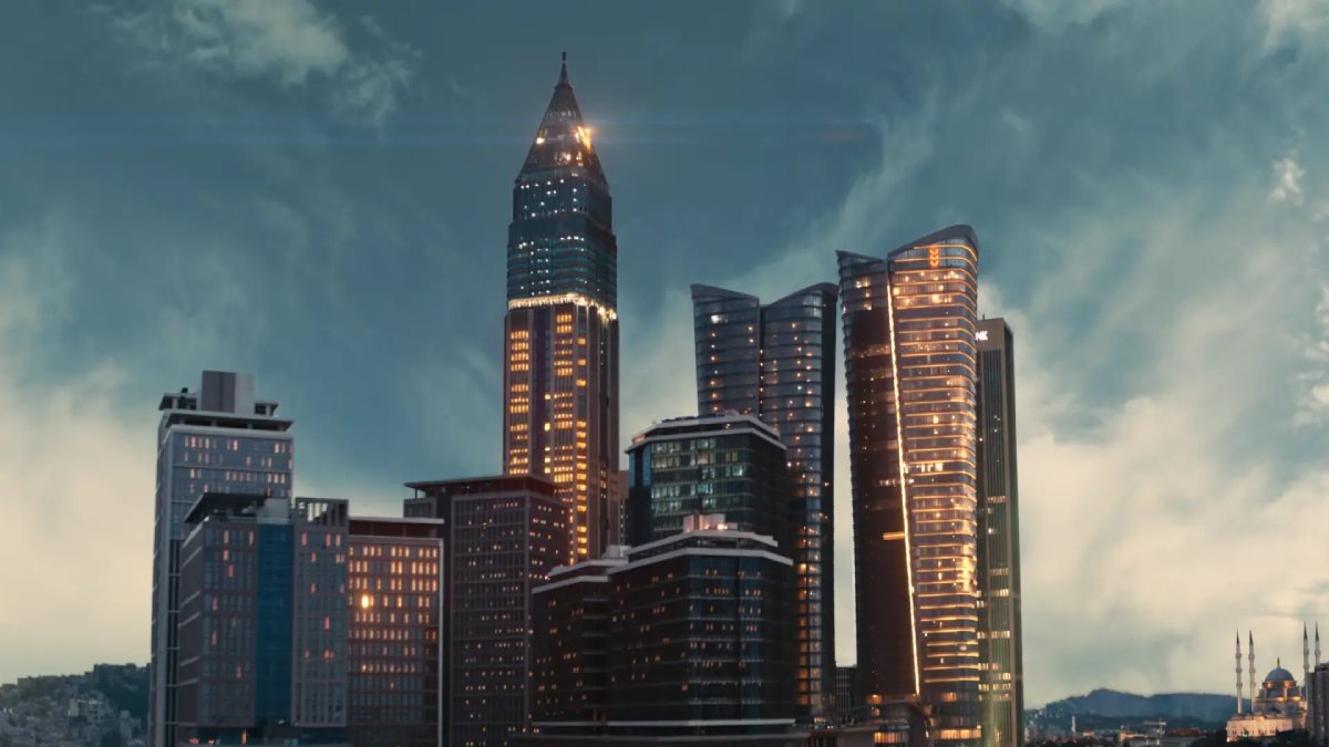 Istanbul Gains as Gulf War Disrupts Dubai, But Capital Holds Back