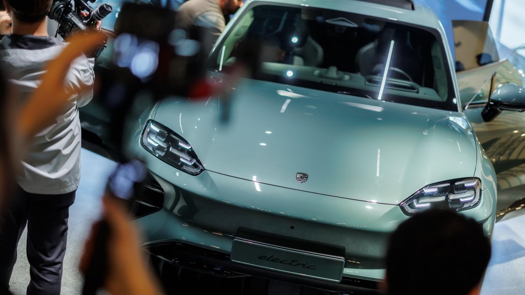 Porsche Studio Istanbul Debuts, Showcasing Cayenne Electric for the First Time in Türkiye