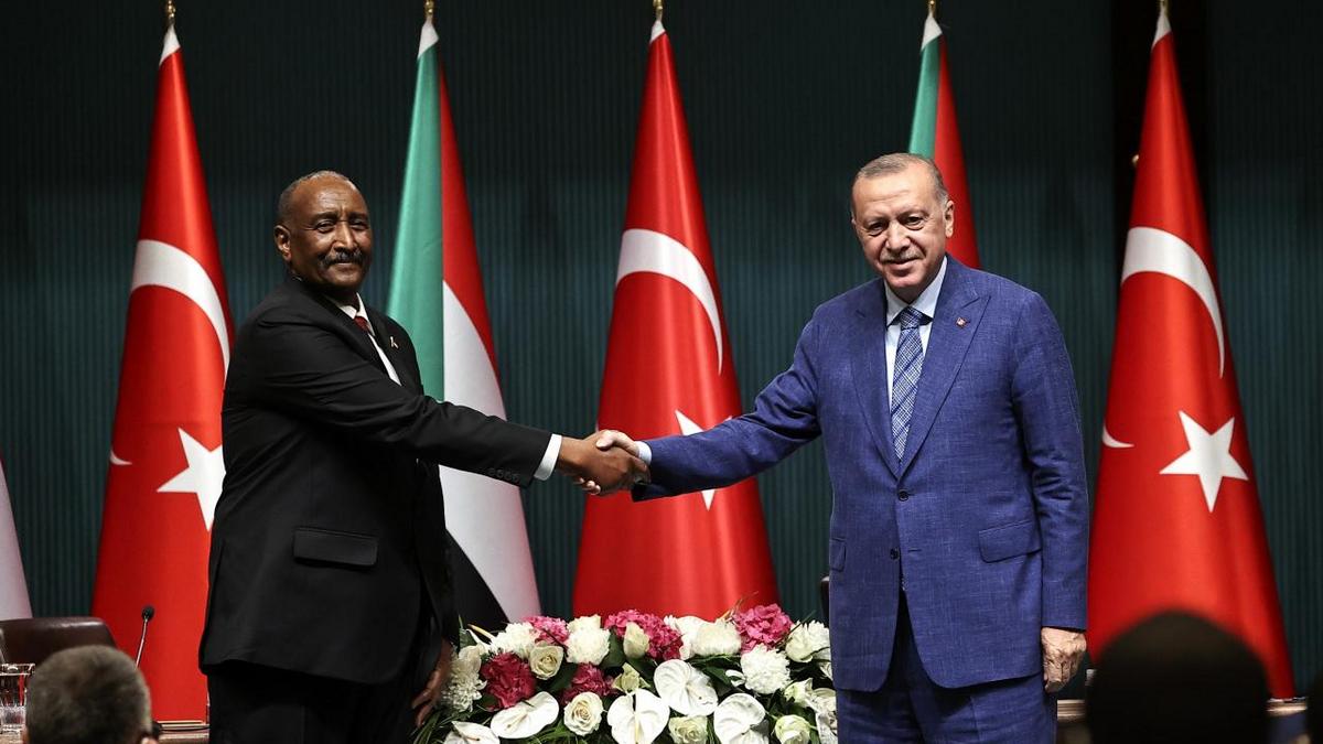 Sudan’s Burhan Says He Trusts “First Allah, Then Erdoğan” in Türkiye Message