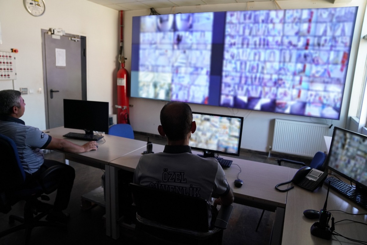 Türkiye Detains Over 152,000 Irregular Migrants in 2025, Official Data Shows